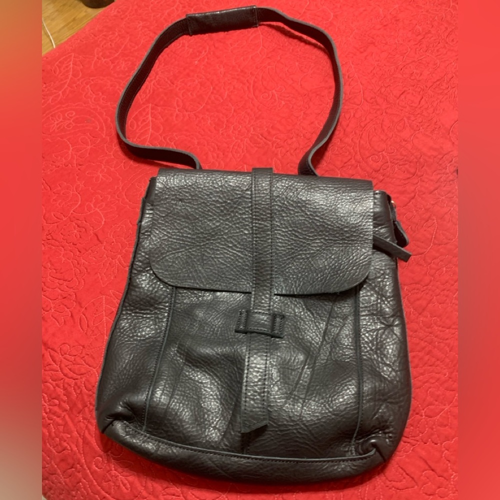 Duluth Trading Co. PreOwned Premium Lifetime Leather Black Cowhide Backpack